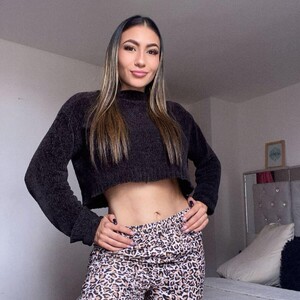 Holly1T avatar