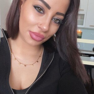 AnaisFoxxy avatar