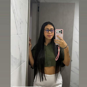 Khloe_hot